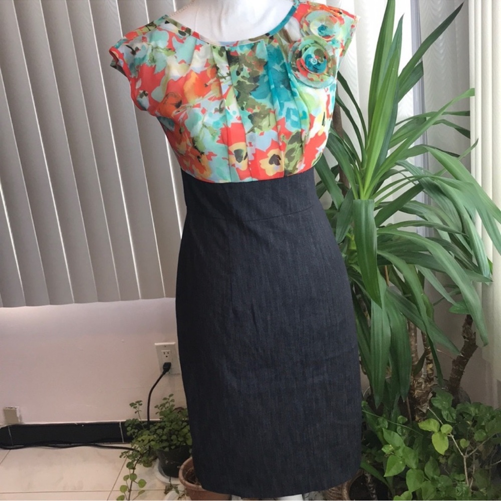 NWOT beautiful dress by dress barn. Size 4
